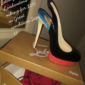 🌼CHRISTIAN LOUBOUTIN
🌼Discolilou Patent Leather